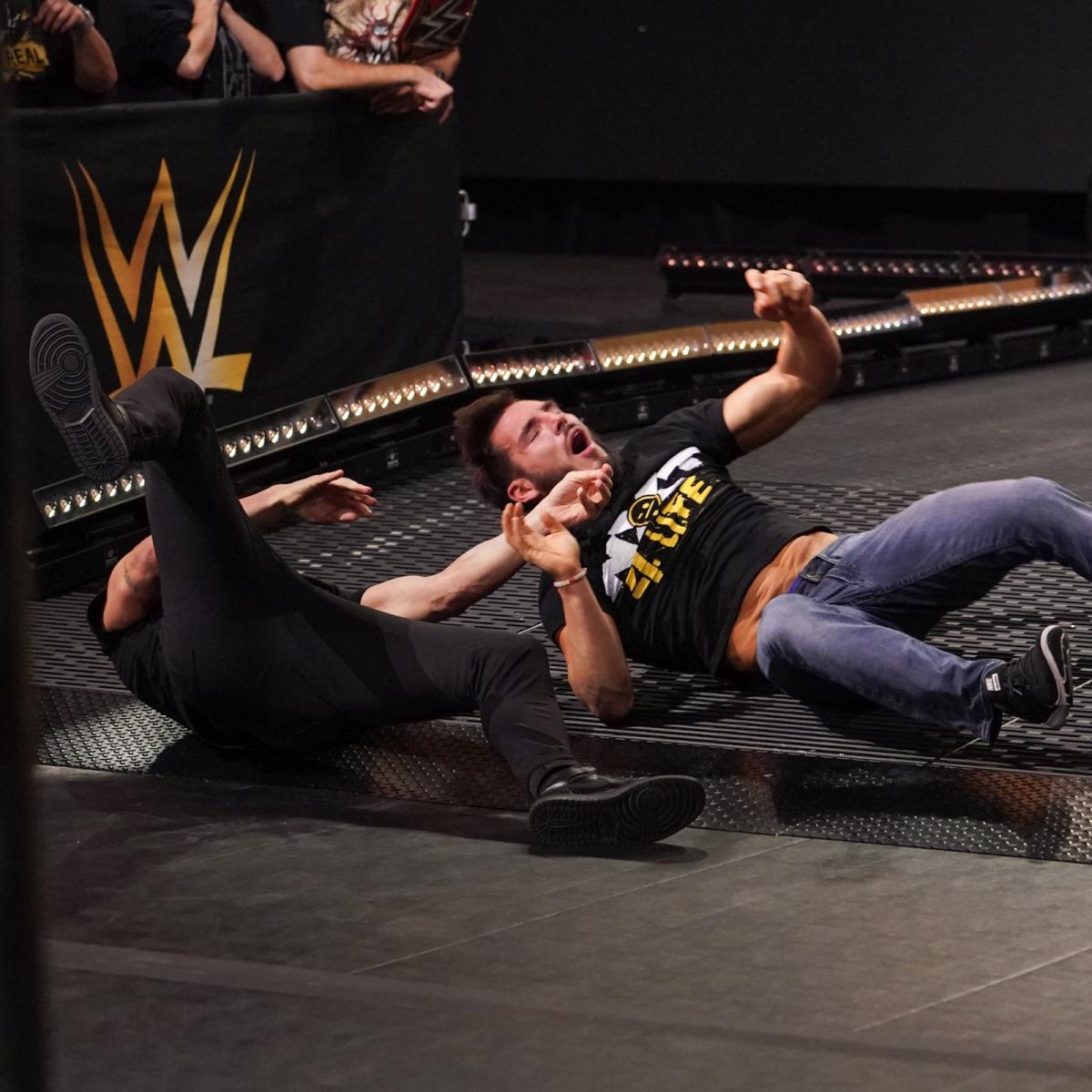Lo que nadie vio: cómo Johnny Gargano abandonó anoche NXT 2 NXT Johnny Gargano