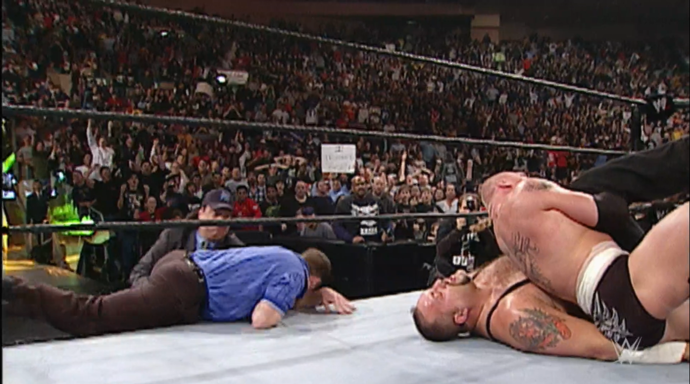¿Se cocina posible traición en Survivor Series? Reseñamos algunos antecedentes 2 Traición en Survivor Series 2002