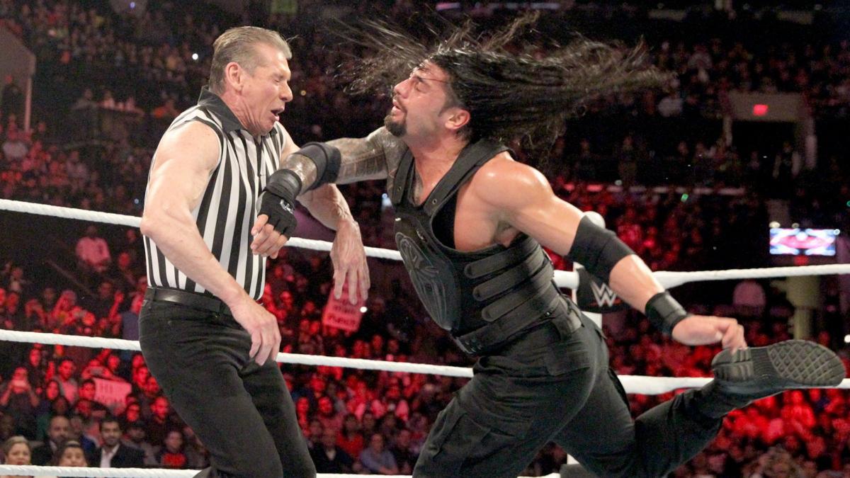 Esto opina Vince McMahon de Roman Reigns y su situación por el coronavirus 2 Vince McMahon es golpeado con el Superman Punch por Roman Reigns en WWE Raw (04/01/2016) / WWE Esto opina Vince McMahon de Roman Reigns