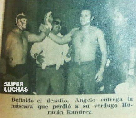 Huracán Ramírez vs. Blue Angelo, Arena Bravo 24/07/1974 Huracán Ramírez vs. Blue Angelo, Arena Bravo 24/07/1974