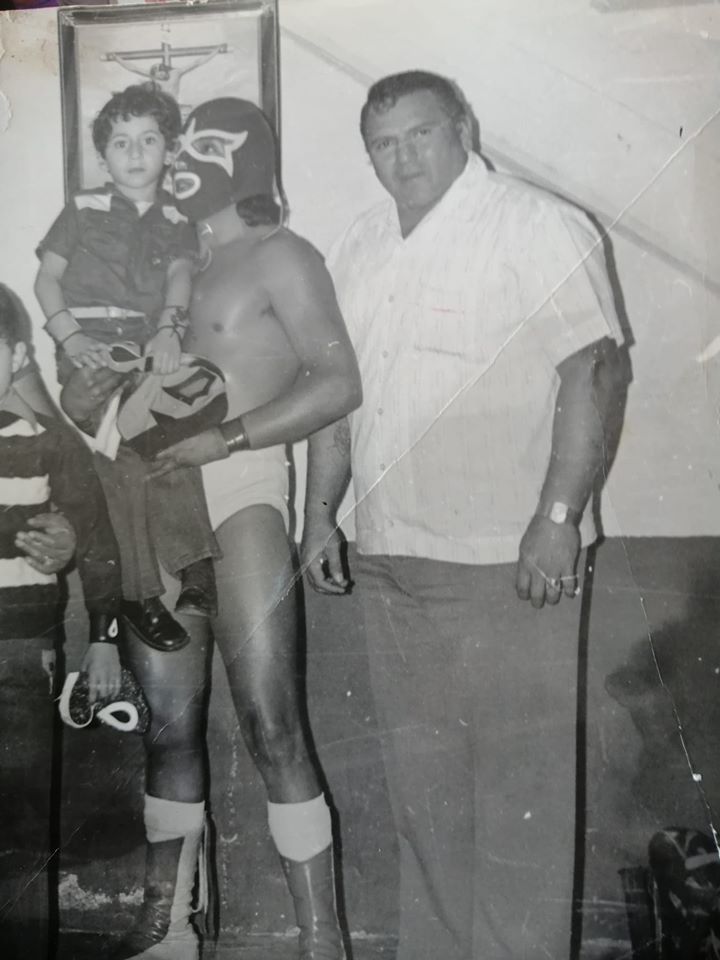 El Impala con el gran promotor de las arenas chicas, Rául Reyes El Impala con el gran promotor de las arenas chicas, Rául Reyes