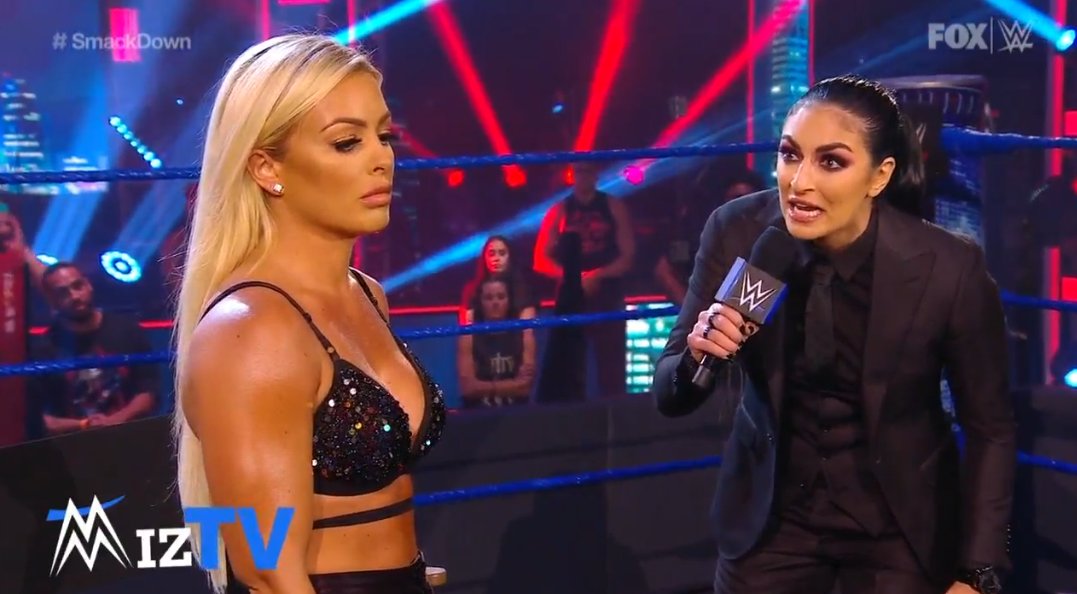 Sonya Deville contra Mandy Rose