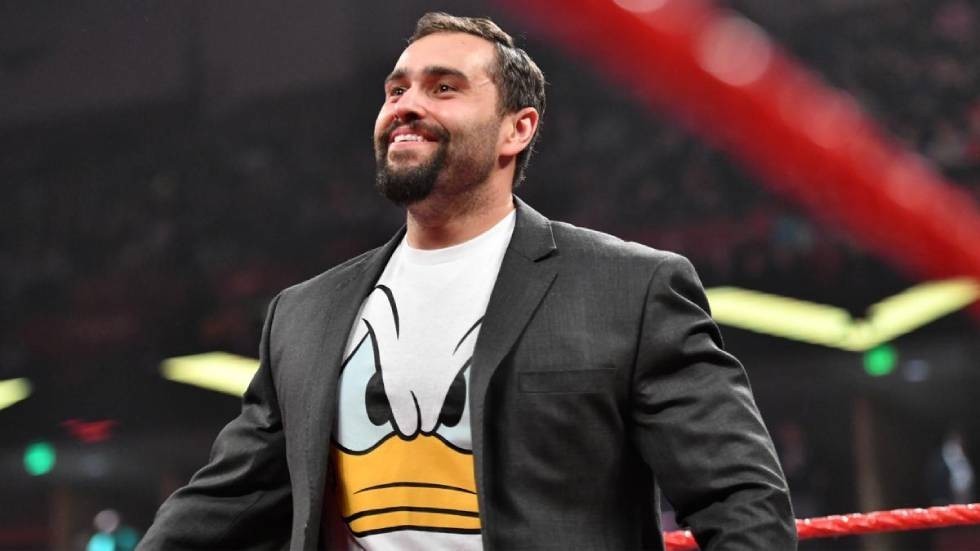 Rey Mysterio quería aliarse con Rusev