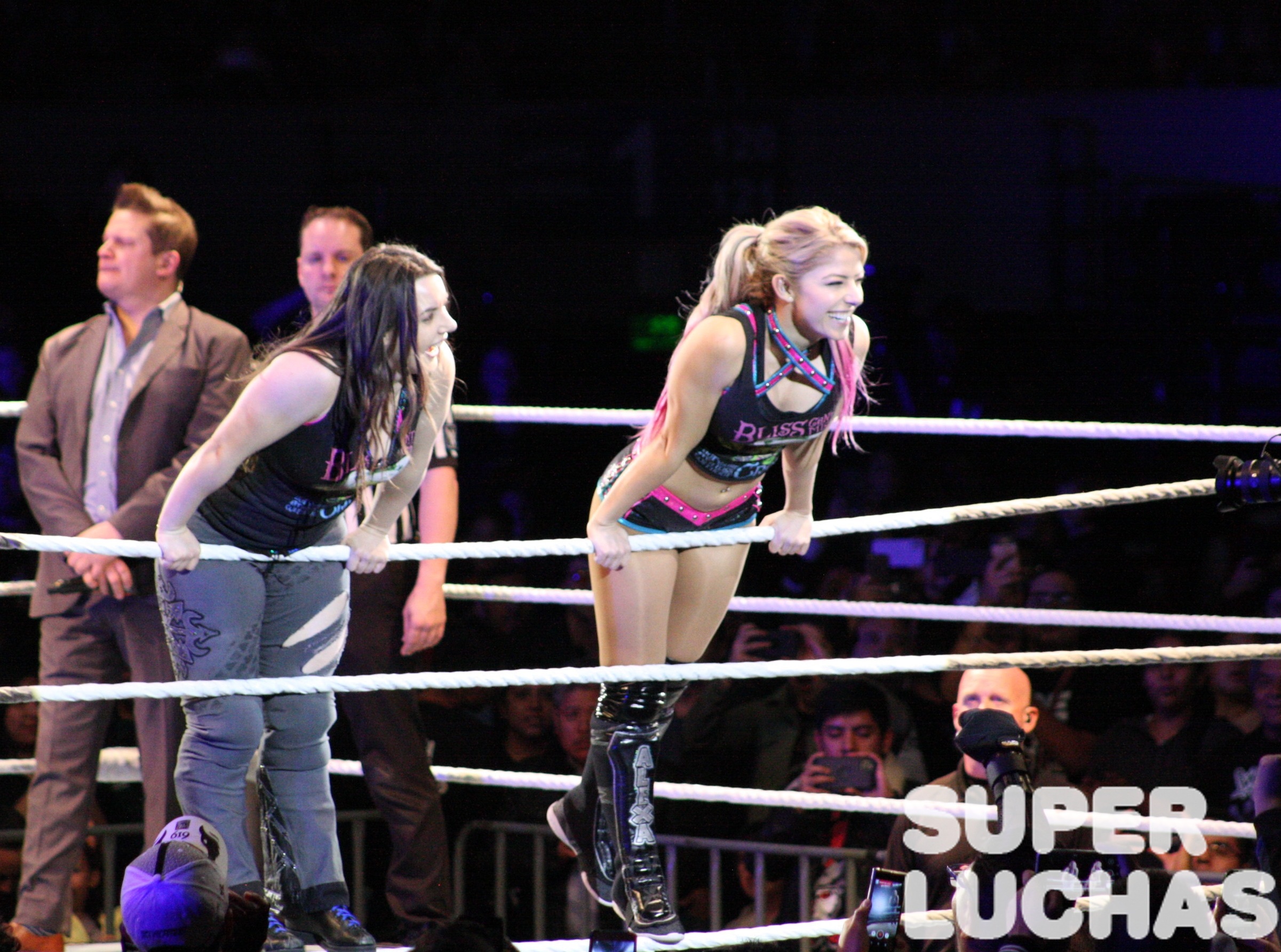 WWE en México: Galería y resultados 30/11/19 30 WWE en México: Galería y resultados 30/11/19 28