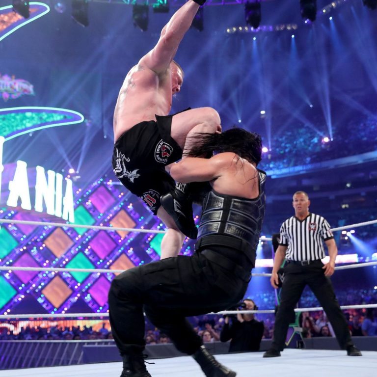 Roman Reigns vs Brock Lesnar