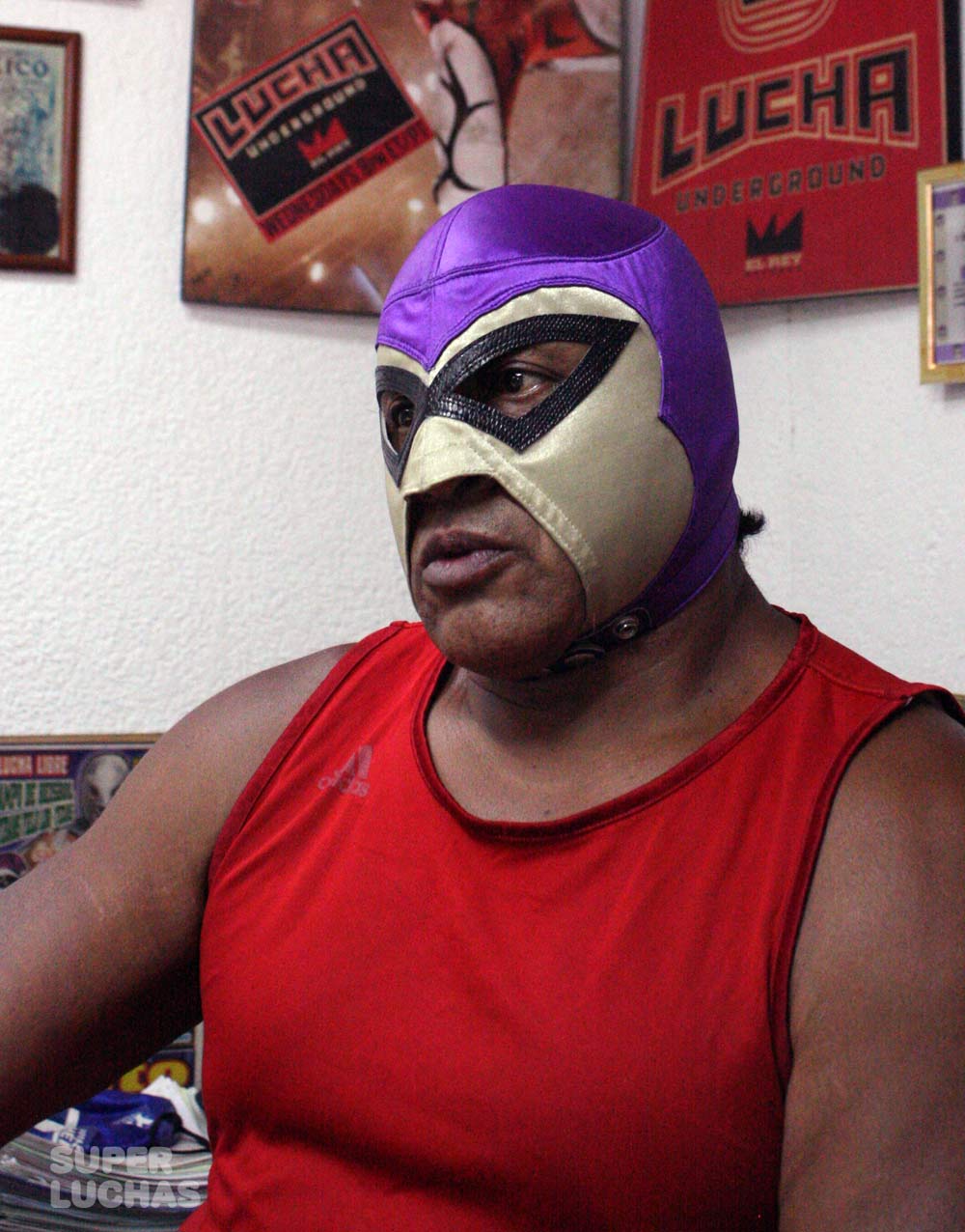 Entrevista con El Fantasma: Apoyo a los luchadores durante la epidemia 2 El Fantasma