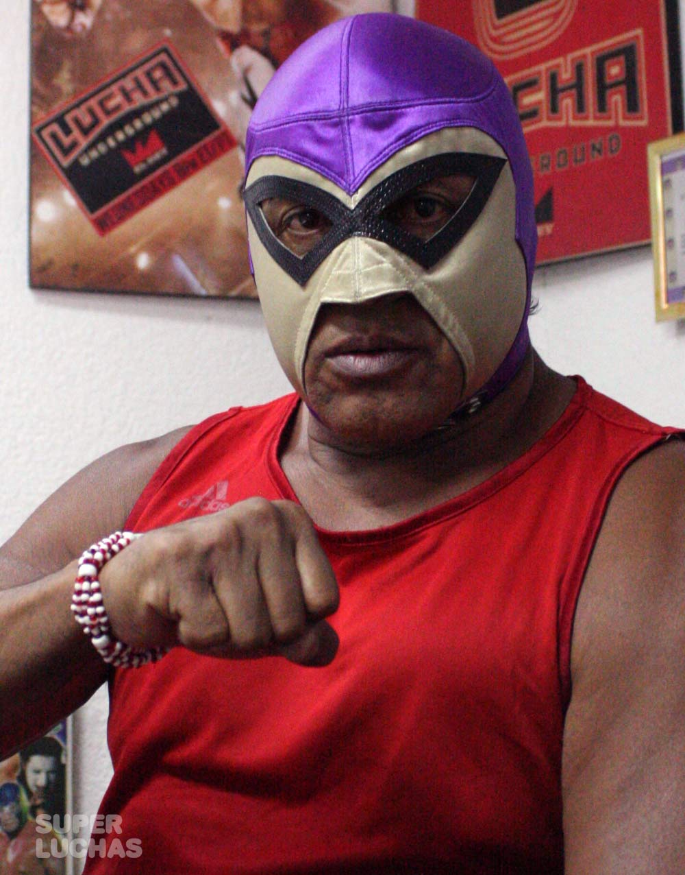 Entrevista con El Fantasma: Apoyo a los luchadores durante la epidemia 4 El Fantasma