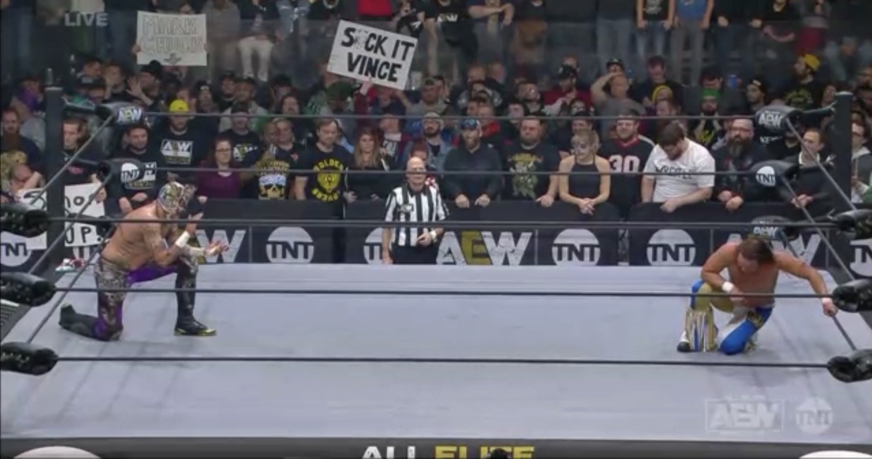 Tras AEW Dynamite, Cody hizo referencia a una pancarta sobre Vince McMahon 1 Vince McMahon