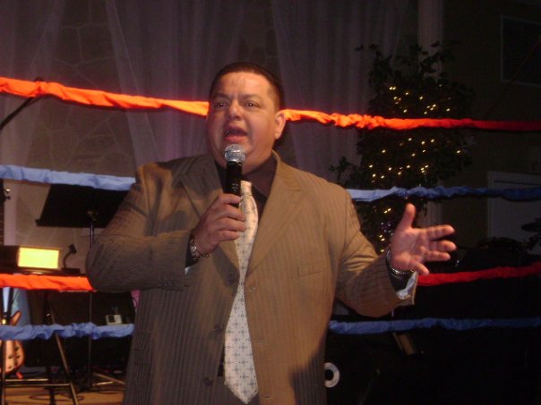 Hugo Savinovich predicando en 2008 / Photo by: Pocho Renella