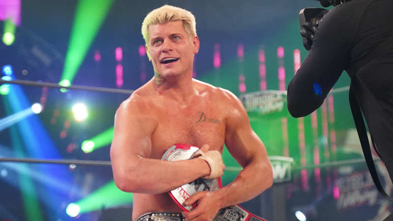 Cody Rhodes en AEW Double or Nothing 2020 tras conseguir el Campeonato TNT - AEW