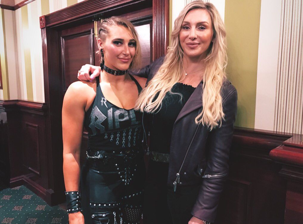 Rhea Ripley y Charlotte Flair / WWE Charlotte Flair a Rhea Ripley