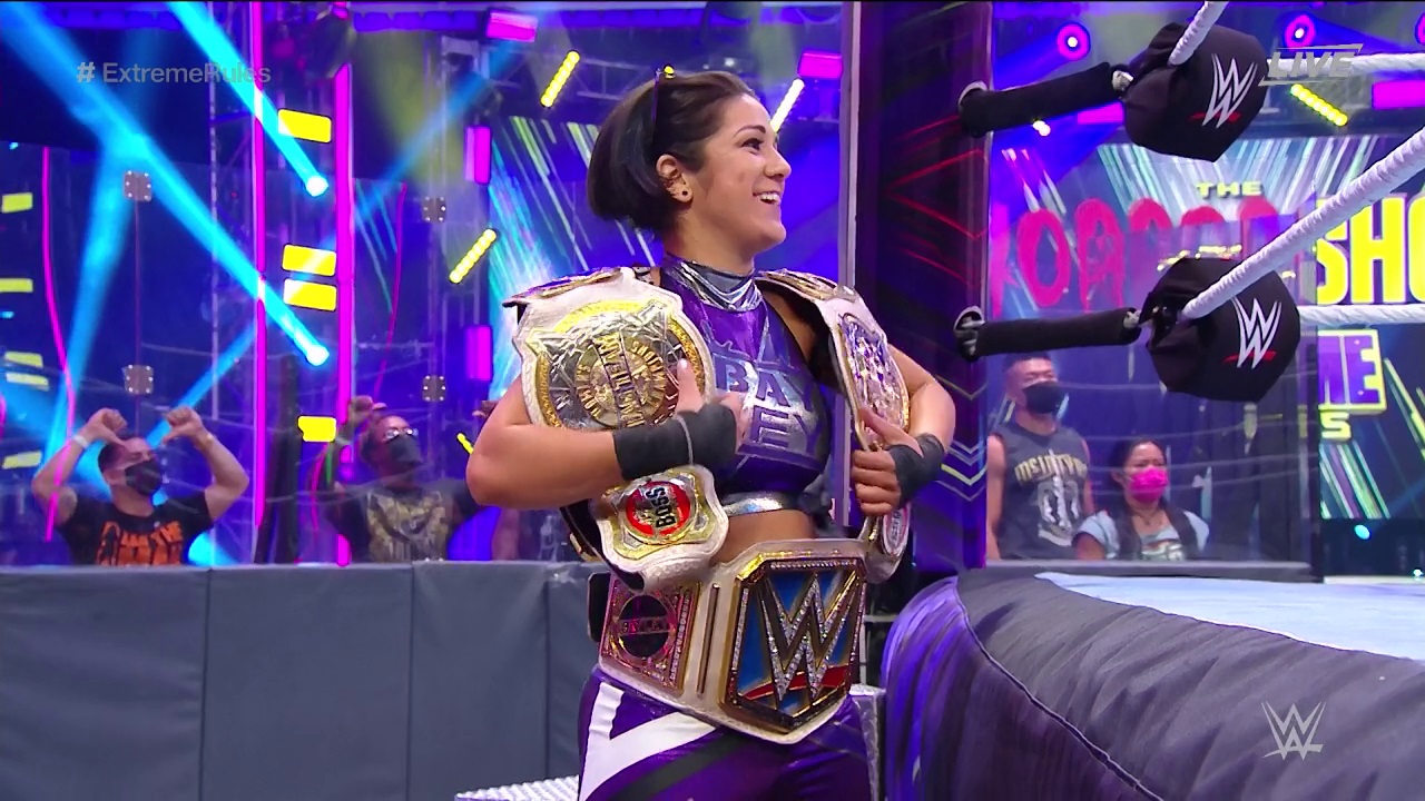 Bayley y Sonya Deville