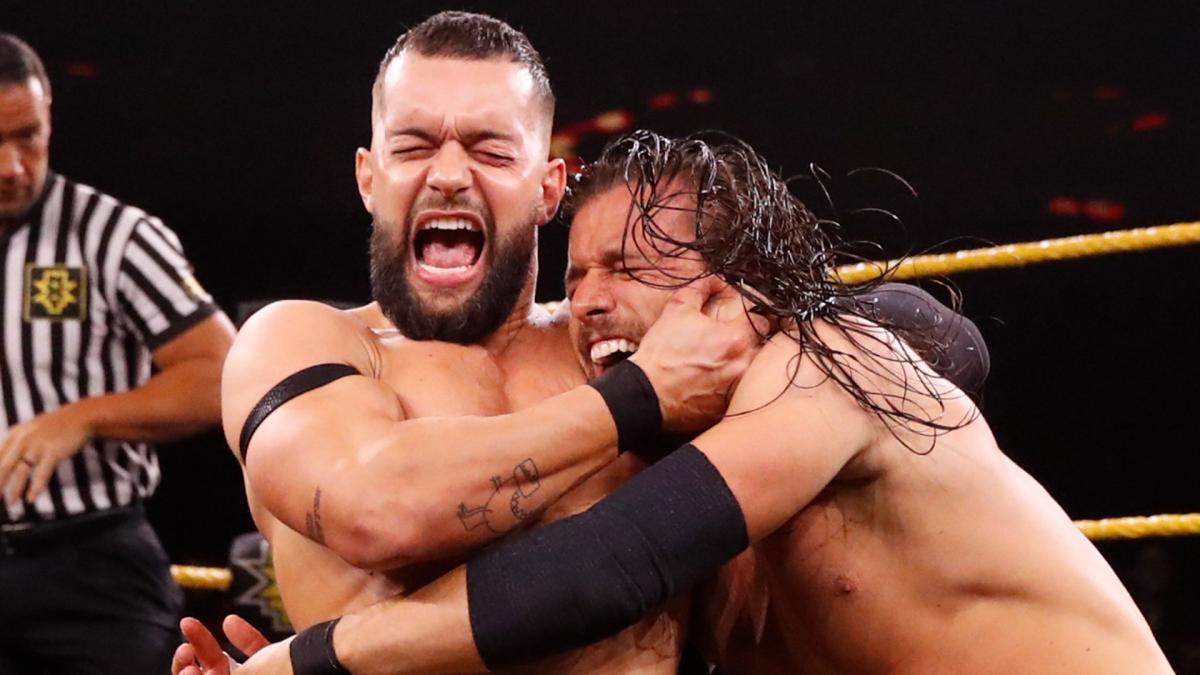 Adam Cole rompe récord