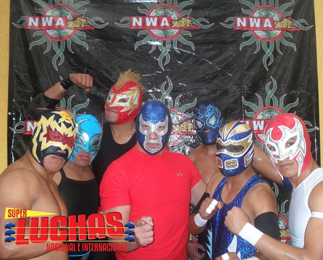 Blue Demón Jr. y sus elenco de NWA, listos para conquistar Europa./Photo By José Miguel Alva, en exclusiva para Súper Luchas