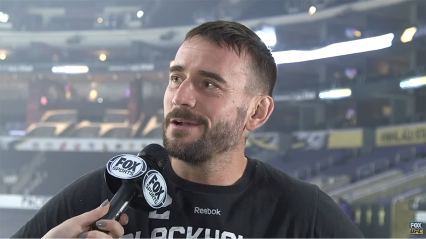 CM Punk aparece en WWE Backstage