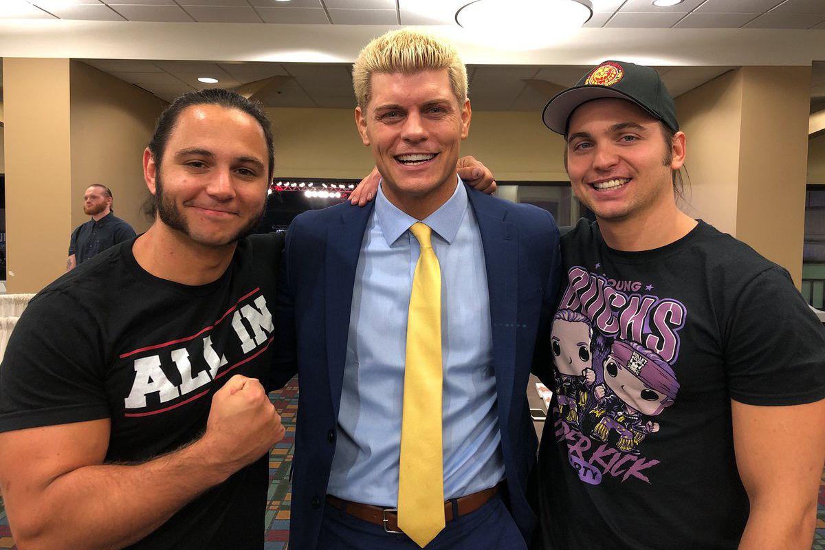 Cody y The Young Bucks - Twitter: @MattJackson13