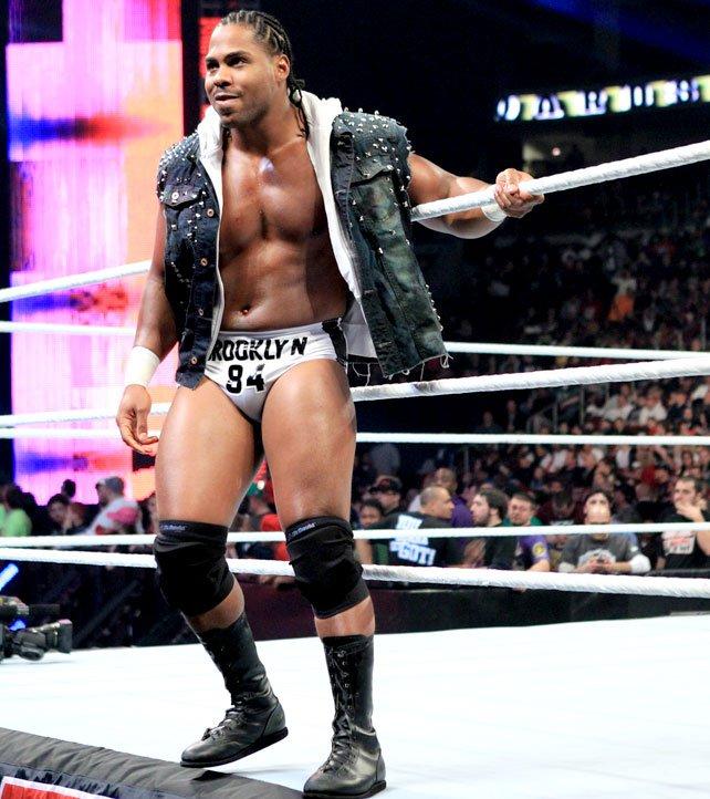 ex-WWE se mofa JTG reta a Cody