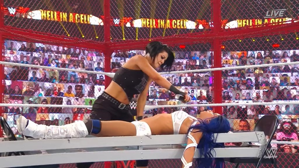 sasha banks y bayley hell in a cell 2020 3 Bayley y Sasha Banks - Hell in a Cell 2020