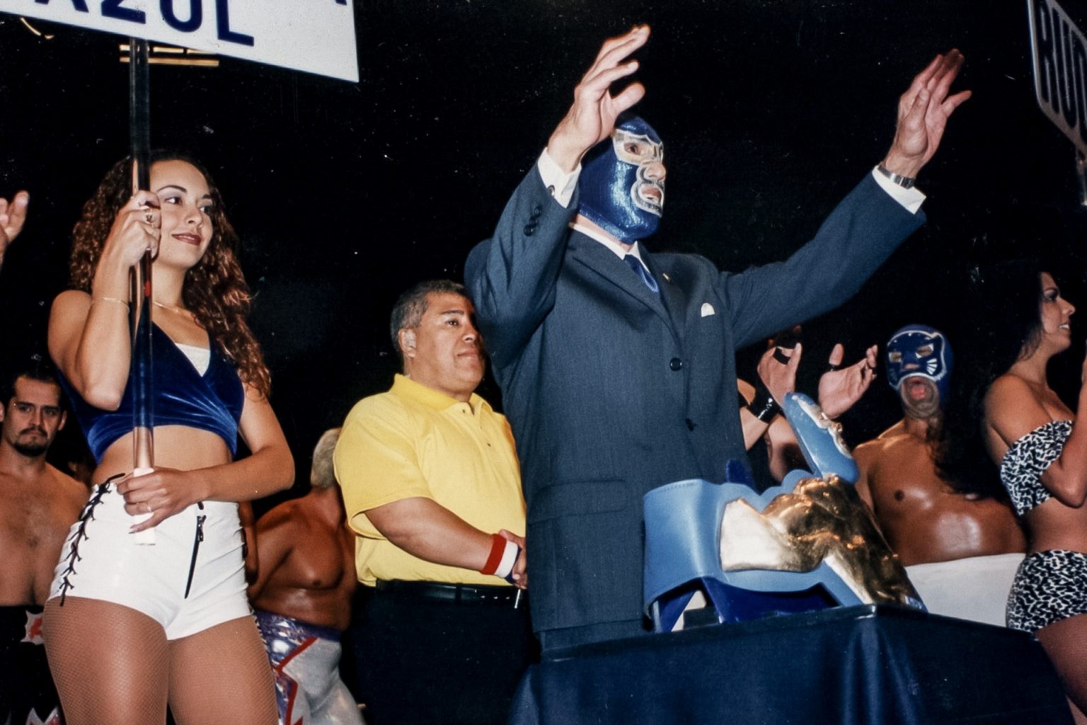 Blue Demon entregó la primera Leyenda Azul.