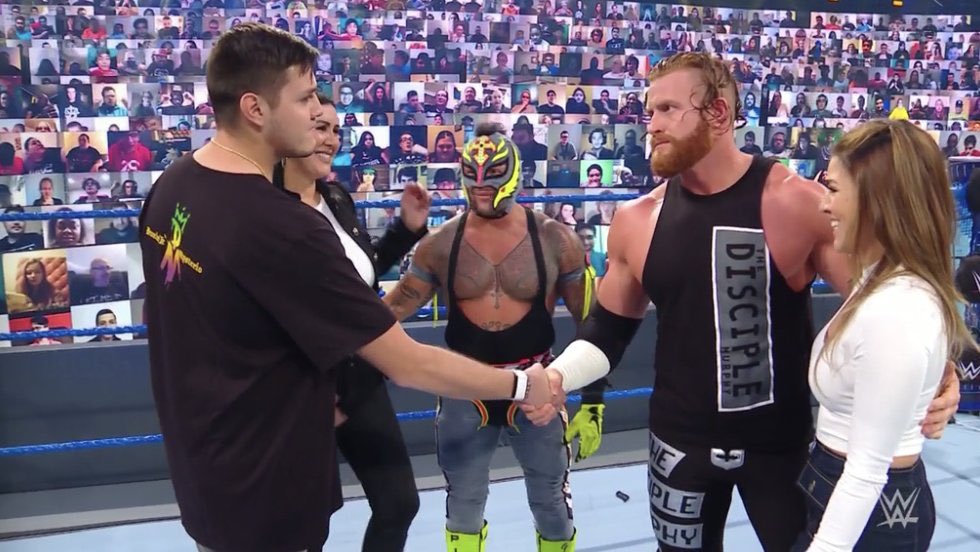 murphy y familia mysterio smackdown 13 de noviembre 2020