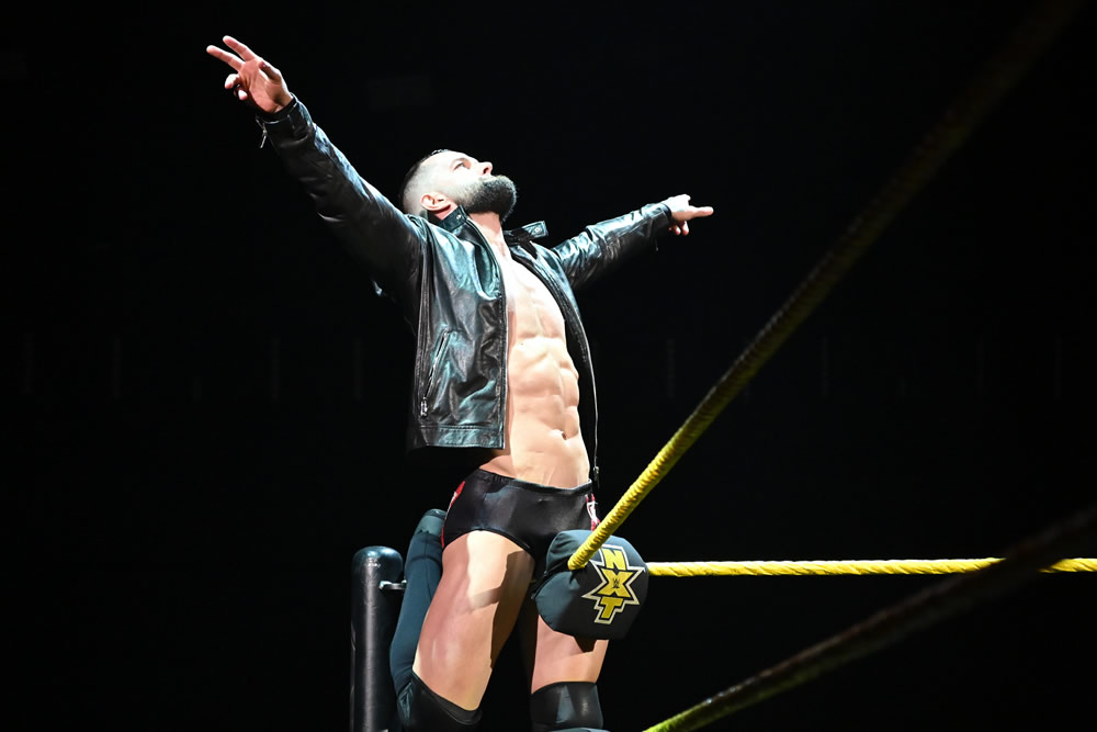 Finn Bálor retains the NXT Championship against Kyle O'Reilly | Superfights