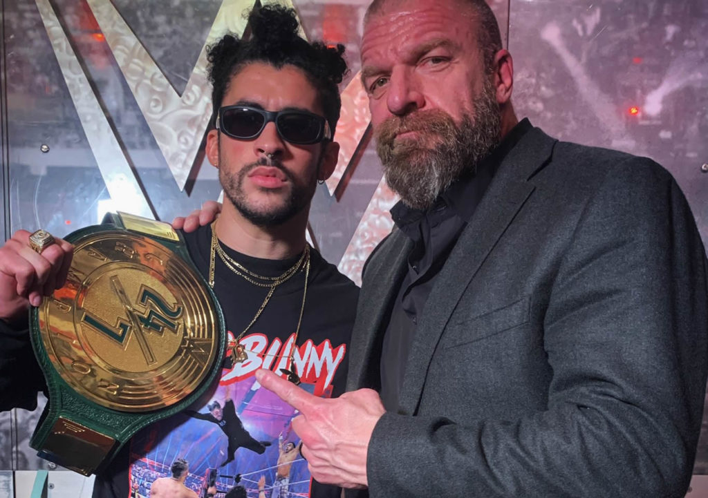 Triple H felicitó a Bad Bunny por ser el nuevo Campeón 24/7 WWE (15/02/2021) / WWE