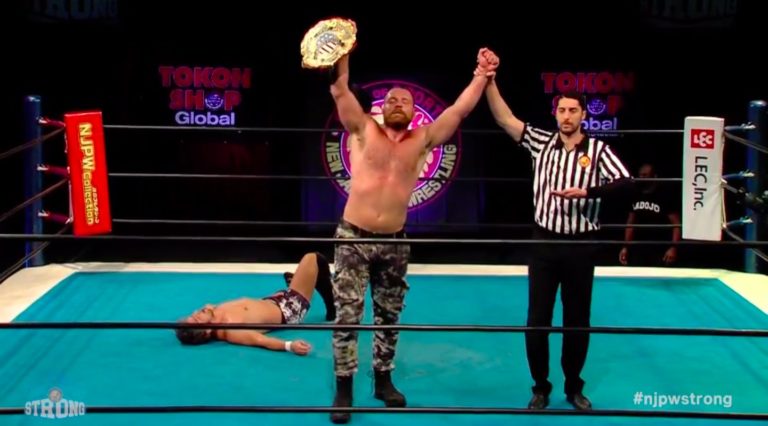 Jon Moxley vence a KENTA y retiene el Campeonato Mundial de los Estados Unidos IWGP en NJPW Strong / NJPW