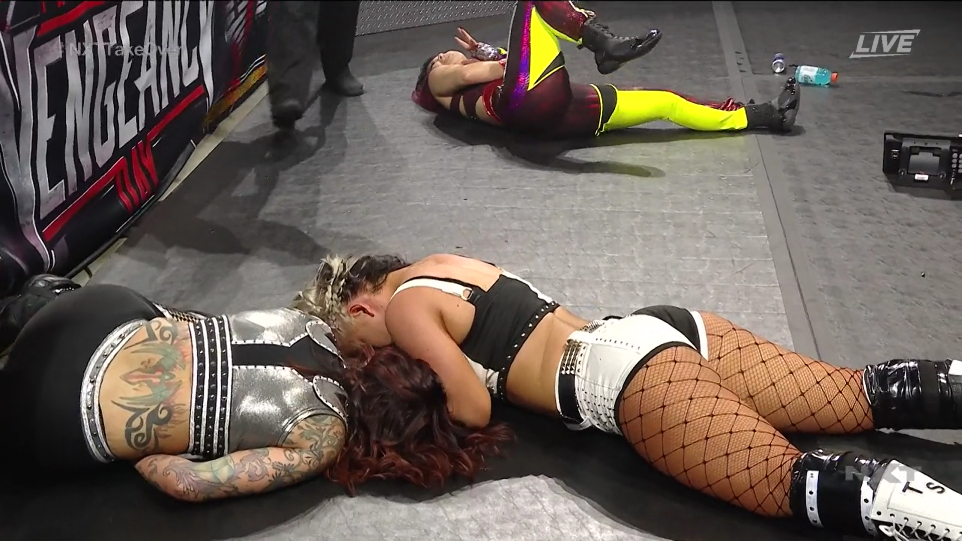 Io Shirai vs Toni Storm vs Mercedes Martinez - NXT TakeOver: Vengeance Day