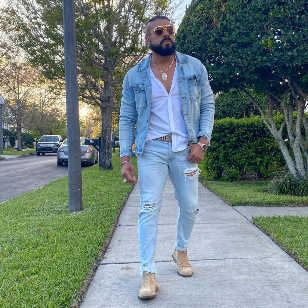 Andrade pregunta a sus seguidores dónde y contra quién quieren verlo luchar