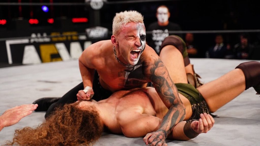 Darby Allin y Jungle Boy en el episodio de AEW Dynamite del 21 de abril de 2021 - AEW