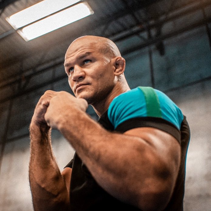 Junior Dos Santos o Alistair Overeem: Posibles próximos rivales de Fedor Emelianenko