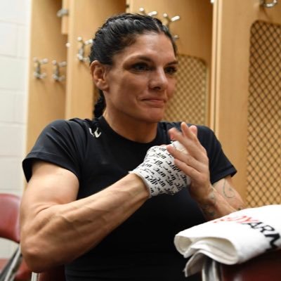 Valentina Shevchenko vs la ganadora de la pelea entre Lauren Murphy y Joanne Calderwood
