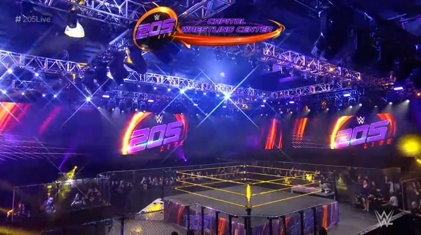 205 Live en el Capitol Wrestling Center de WWE - WWE