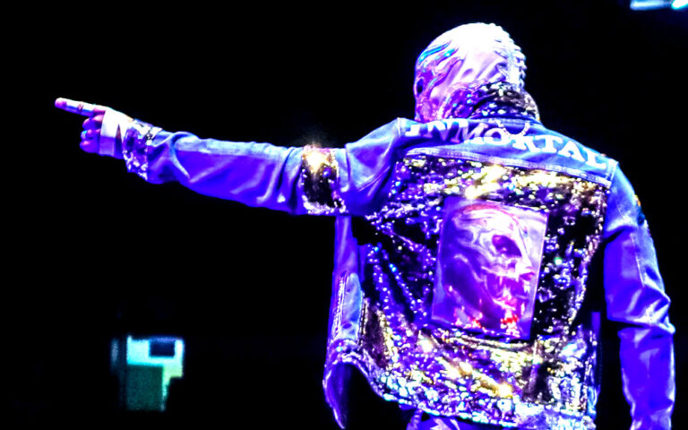 Titán en un evento del CMLL