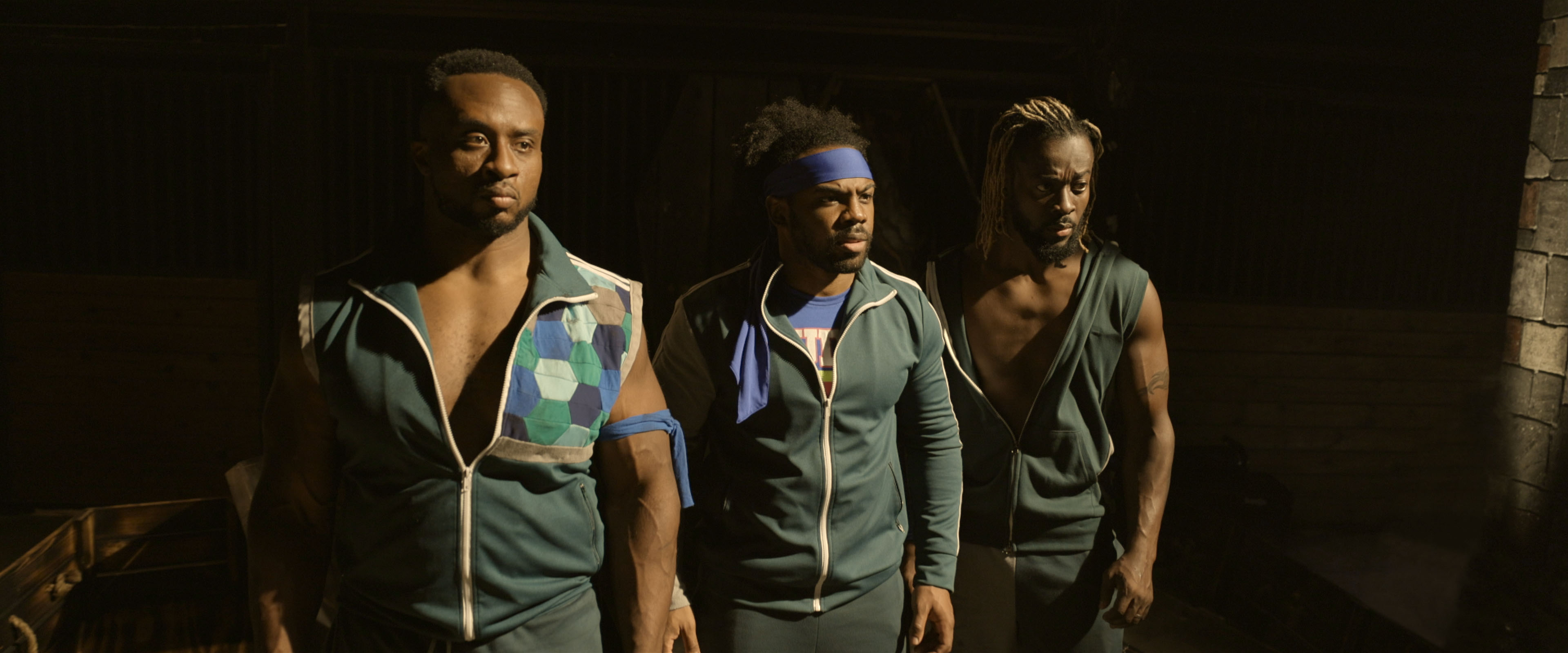 The New Day (Big E, Xavier Woods y Kofi Kingston) en Escape The Undertaker / Netflix / WWE