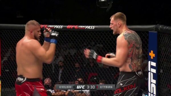 UFC 267: Alexander Volkov vence a Marcin Tybura