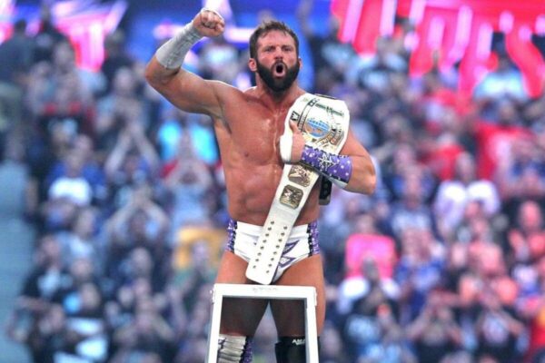 Matt Cardona (Zack Ryder) ganando el Campeonato Intercontinental en WrestleMania 32 Matt Cardona (Zack Ryder) ganando el Campeonato Intercontinental en WrestleMania 32