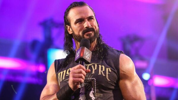 Drew McIntyre haciendo una promo en WWE