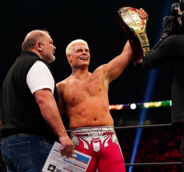 Cody Rhodes y Arn Anderson en el episodio de AEW Dynamite del 25 de diciembre de 2021 - AEW