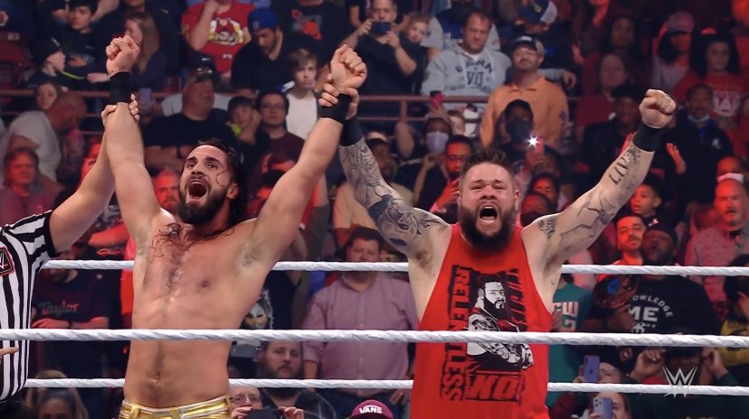 Seth Rollins y Kevin Owens - WWE Raw 21 de febrero 2022