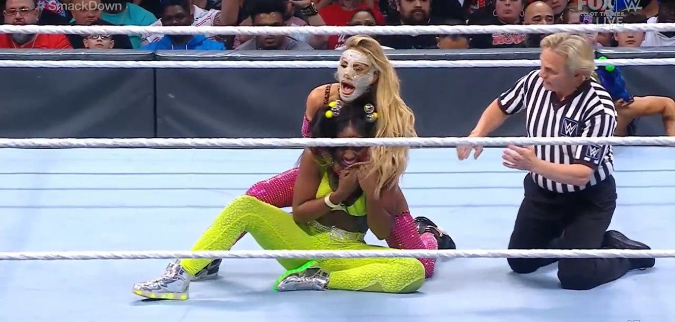 Naomi vs Carmella - WWE SmackDown 4 de marzo 2022
