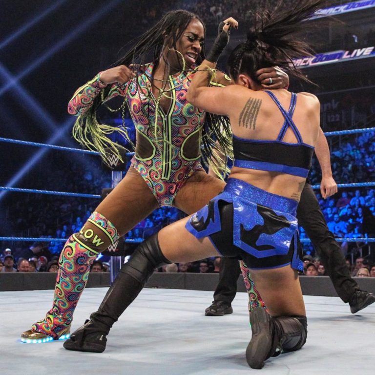 Naomi vs. Sonya Deville en SmackDown