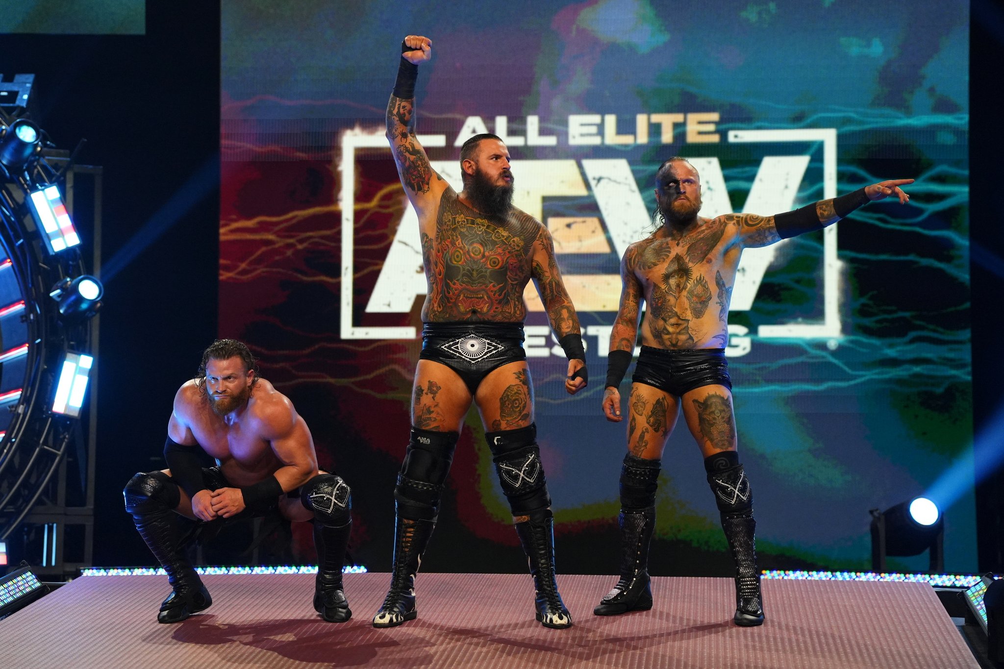 Buddy Matthews, Brody King y Malakai Black en AEW Buddy Matthews, Brody King y Malakai Black en AEW