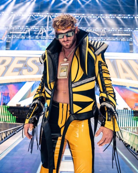 Logan Paul haciendo su entrada en WrestleMania 38