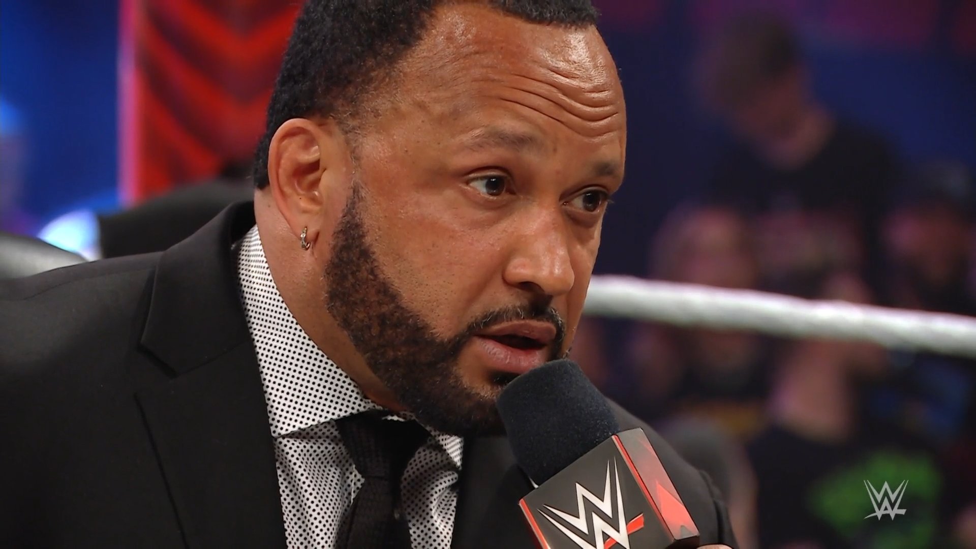 MVP - WWE Raw 30 de mayo 2022