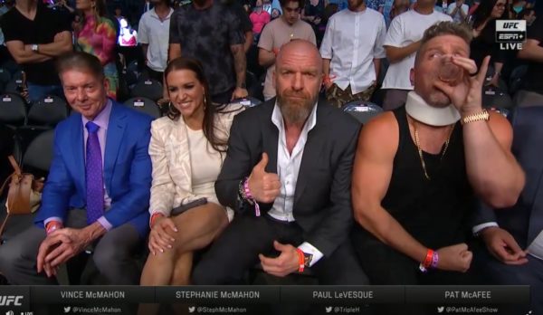 Vince McMahon, Stephanie McMahon, Triple H y Pat McAfee en UFC 276 (02/07/2022) / UFC / WWE Vince McMahon, Stephanie McMahon, Triple H y Pat McAfee en UFC 276 (02/07/2022) / UFC / WWE