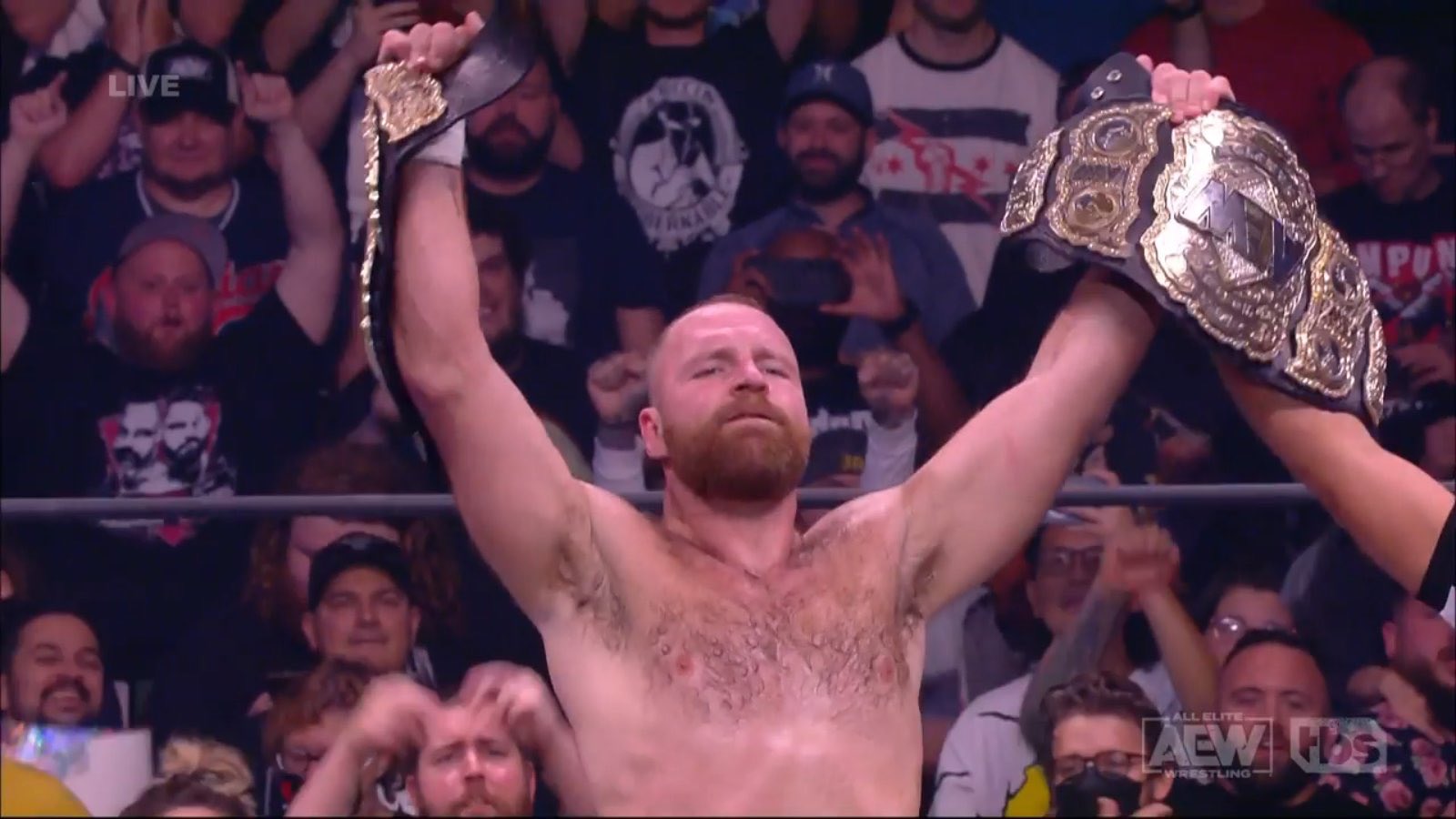 Jon Moxley venció a CM Punk y unificó el Campeonato Mundial de Peso Completo AEW en AEW Dynamite (24/08/2022) / AEW