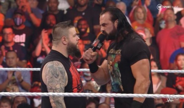 Drew McIntyre y Kevin Owens - WWE RAW 15 de agosto 2022