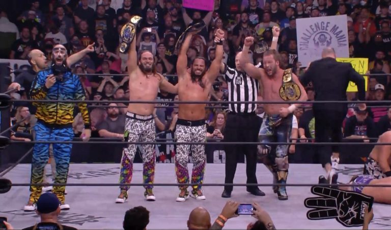 Matt Jackson y Nick Jackson (The Young Bucks) y Kenny Omega se convierten en los primeros Campeones Mundiales de Tríos AEW en el PPV All Out 2022 (04/09/2022) / AEW