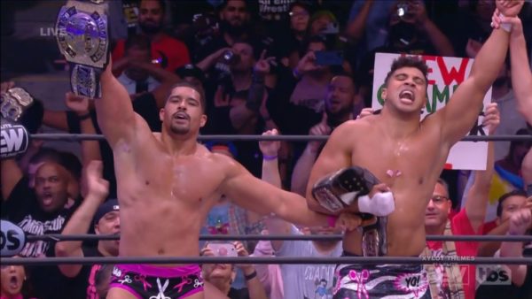 The Acclaimed Anthony Bowens Max Caster Campeones de Parejas AEW